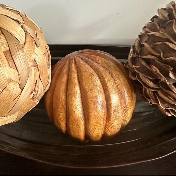 Decorative Metal Vase with 3 Mixed Natural Materials Spheres Brown Tan - Picture 3 of 4